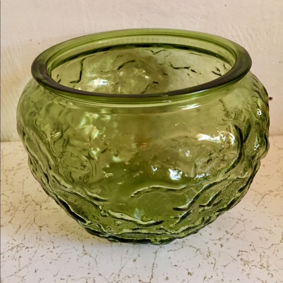 Mid Century Avocado Green Stippled Glass Vase - Picture 9 of 11